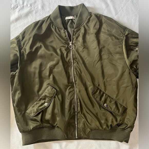 Sincerely Jules Women’s Satin Chic Olive Green Bomber Jacket Zipper Detail - Picture 2 of 16